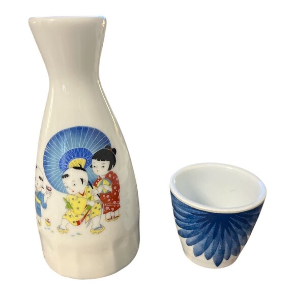 Vintage 1970s TTC China Sake Bottle with Mismatched Melamine Cup – Made in Taiwa - Picture 3 of 7